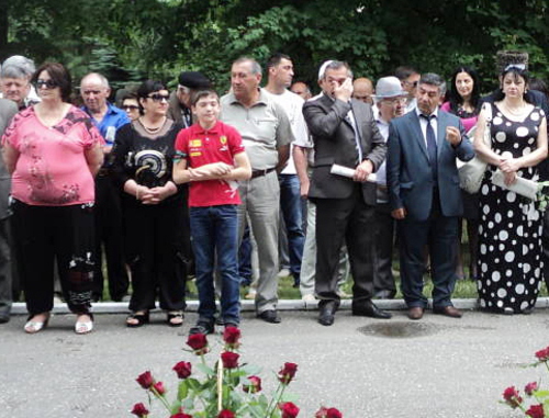 Жители Нальчика на митинге, посвященном 148-й годовщине со дня окончания Кавказской войны. Нальчик, 21 мая 2012 г. Фото Луизы Оразаевой для "Кавказского узла"