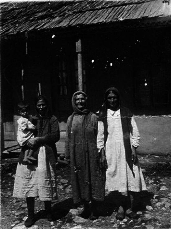 Групповой портрет женщин 1920. Адыгея. АулКкрасноалександровский. Фотохроника ТАСС