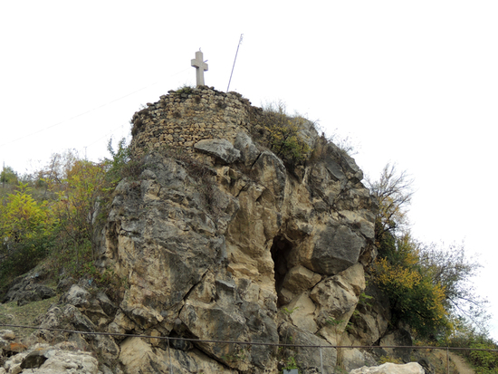 Остатки крепостной башни.