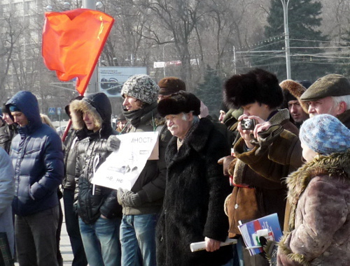 Ростов-на-Дону, 10 марта 2012 г. Участники митинга "За честные выборы!" на Театральной площади. Фото Олеси Диановой для "Кавказского узла"