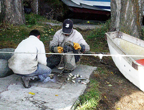 Рыбаки на озере Севан. Фото: www.ecolur.org