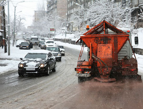 Уличное движение в Ереване, январь 2013 г. Фото: Отдел информации и связей с общественностью мэрии Еревана, http://www.yerevan.am