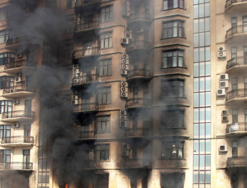 Пожар в ТЦ "Сахил". Баку, 12 марта 2014 г. Фото Азиза Каримова для "Кавказского узла"