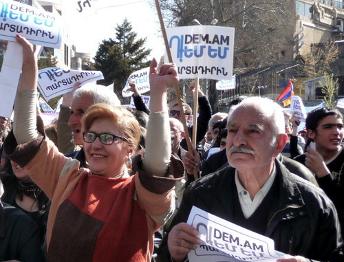 Акция против пенсионной реформы. Ереван, 22 марта 2014 г. Фото Армине Мартиросян для "Кавказского узла"