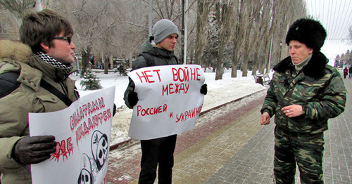 Пикет против войны на Украине. Волгоград, 31 января 2015 г. Фото Вячеслава Ященко для "Кавказского узла"