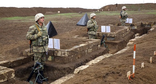 Азербайджанские военные. Фото: пресс-служба Минобороны Азербайджана https://mod.gov.az/ru/news/ministr-oborony-proveril-boegotovnost-peredovyh-podrazdelenij-video-25105.html