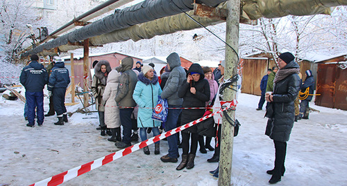 Жители пострадавшего от взрыва дома. Шахты, 16 января 2019 г. Фото Вячеслава Прудникова лдя "Кавказского узла"