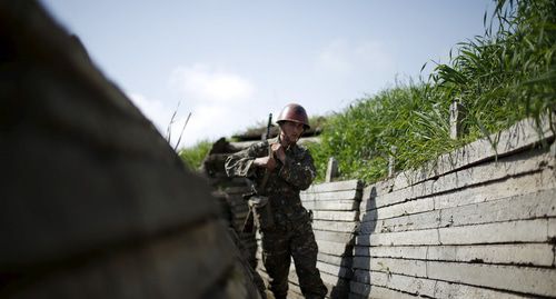 На линии соприкосновения в Нагорном Карабахе. Фото: REUTERS/Staff