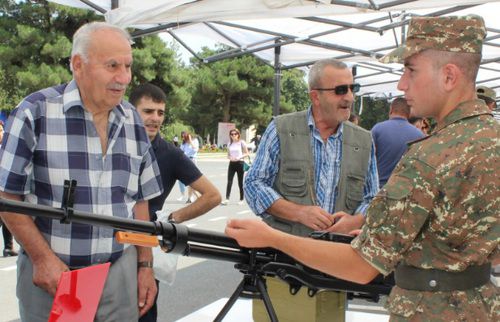 Выставка оружия в Степанакерте 2 сентября 2019 года. Фото Алварда Григоряна для "Кавказского узла"