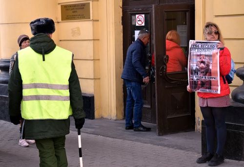 Полиция не препятствовала активистке в проведении пикета. Ростов-на-Дону, 3 ноября 2019 года. Фото Константина Волгина для "Кавказского узла".