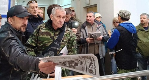 Группа поддержки Станислава Терентьева. Фото объединенной пресс-службы судов Волгоградской области