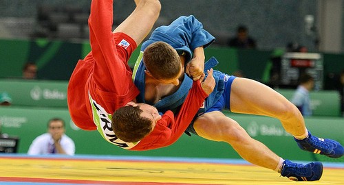 Поединок  самбо. Фото https://ru.wikipedia.org/wiki/Самбо#/media/Файл:Sambo_at_the_2015_European_Games.jpg