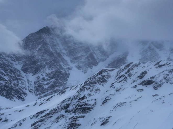 Эльбрус. Скриншот фото из Telegram-канала администрации курорта от 05.01.24, https://t.me/elbrusresort/3779