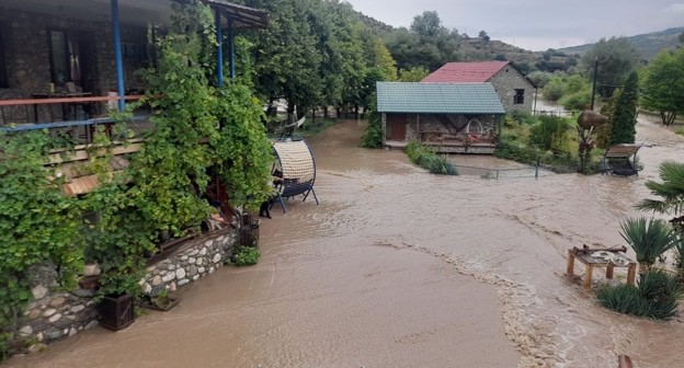 Село Хаштарак после наводнения, фото: armenpress.am