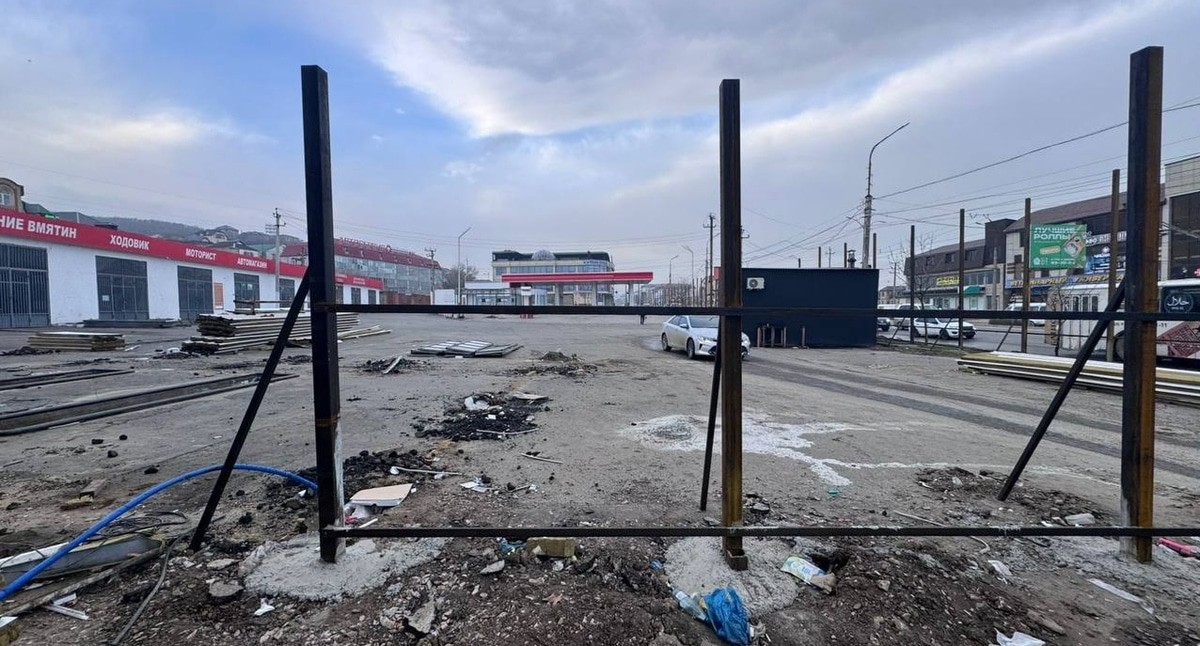 Участок проспекта Акушинского около АЗС "Аско" в Махачкале. Фото из телеграм-канала администрации Махачкалы https://t.me/makhachkalaofficial/5958